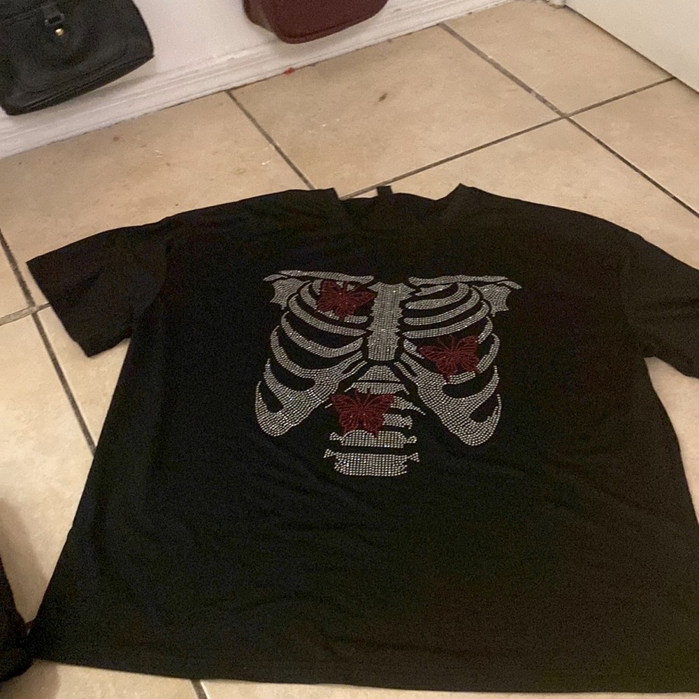 I buy it on shein but it is too big for me.